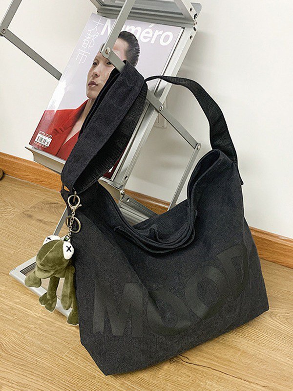 Pendant Detail Vintage Shoulder Bag-2